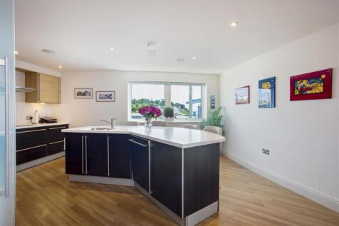 32B Salterns Way 320446 06.jpg
