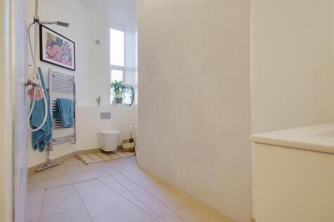 12 Wet Room A.jpg