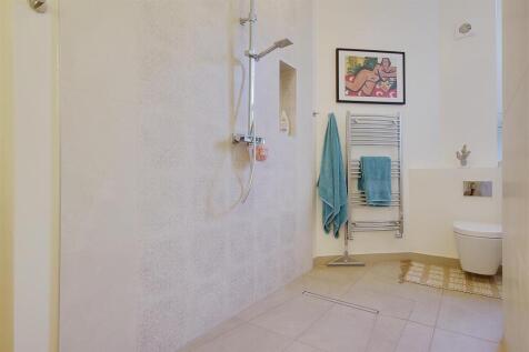 13 Wet Room B.jpg