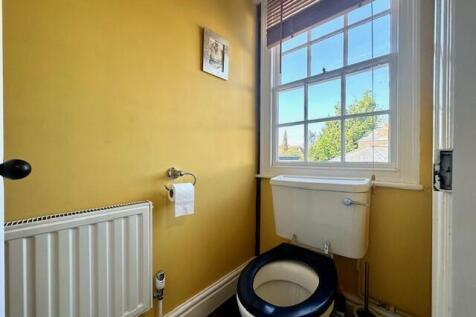 Cloakroom/wc