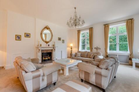 Formal Lounge