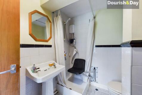 Ground Floor Shower