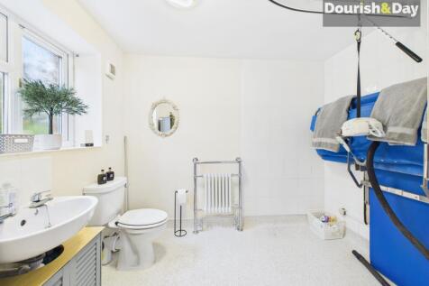 Ground Floor Bedroom En-suite