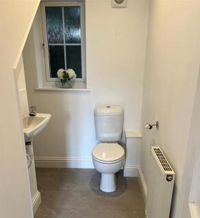 ClOAKROOM.JPG