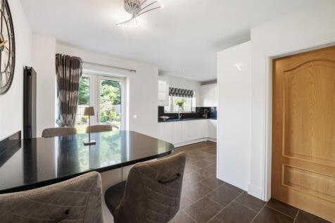 4 Hinchwick Court, Dorridge, B93 8DF_12.jpg