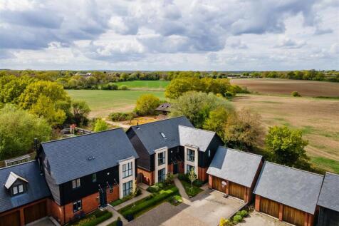 9 Aylesbury Court_2.jpg