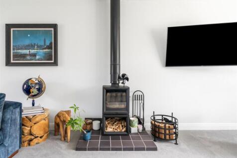 9 Aylesbury Court_10.jpg