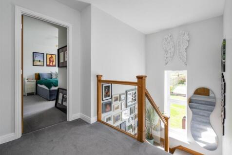 9 Aylesbury Court_37.jpg