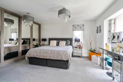 9 Aylesbury Court_48.jpg