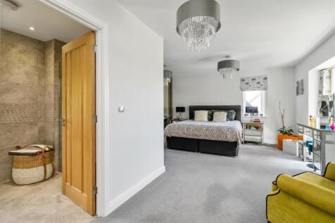 9 Aylesbury Court_47.jpg