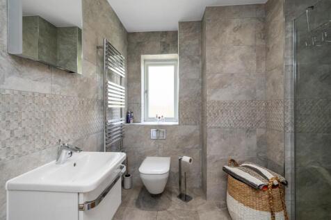 9 Aylesbury Court_46.jpg