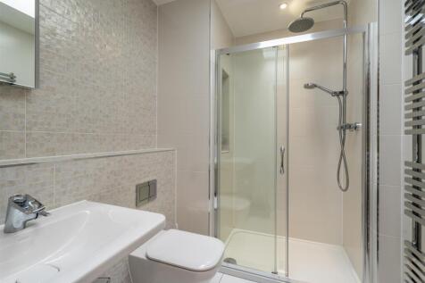 9 Aylesbury Court_43.jpg