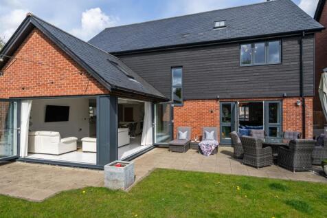 9 Aylesbury Court_60.jpg