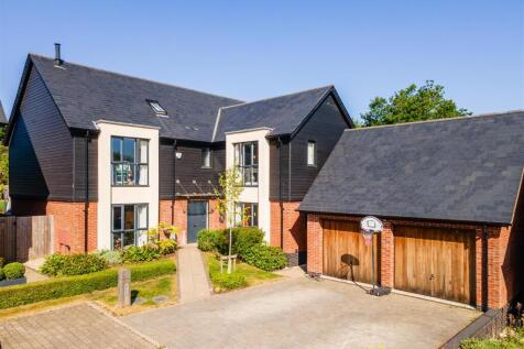 9 Aylesbury Court_1.jpg