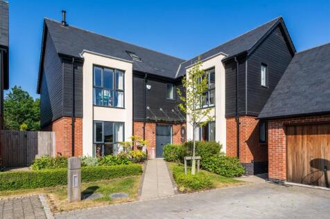9 Aylesbury Court_7.jpg