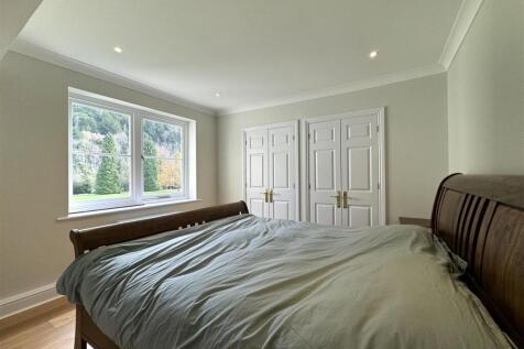 bedroom1towindow