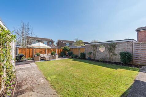 Garden to rear
