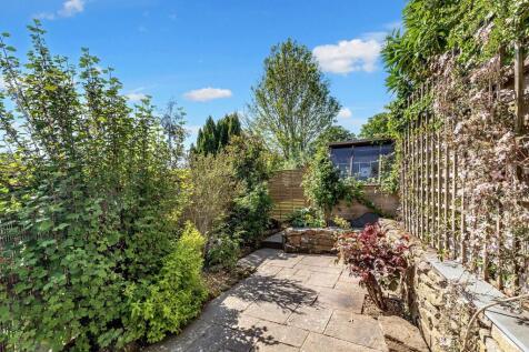 Garden to rear
