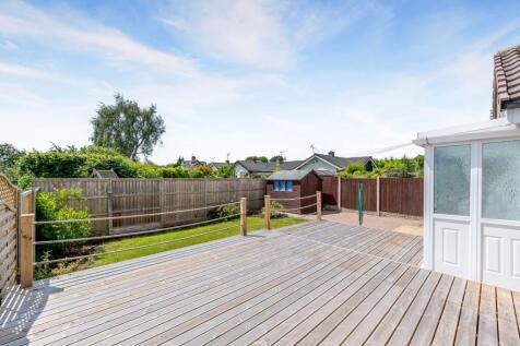 Deck to rear