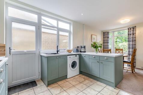Kitchen/ dining room
