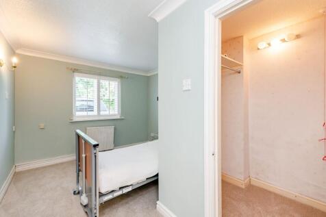 Walk-in wardrobe