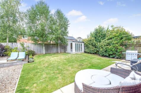 Garden to rear