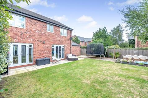 Garden to rear