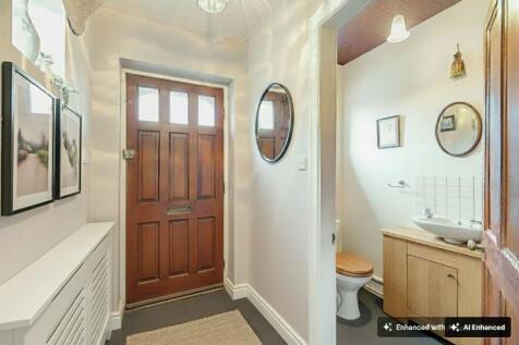 Entrance hall &amp; WC