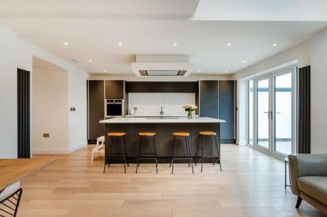 Kitchen/ Lounge/ Diner