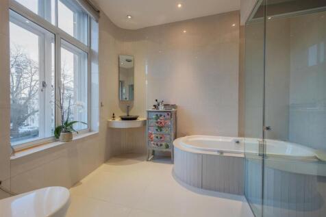 21 harley house 2696 bath1.jpg