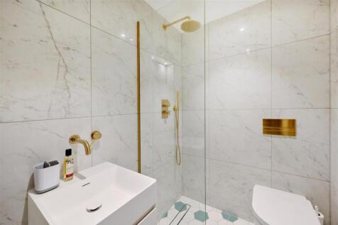 Garden Room Bathroom