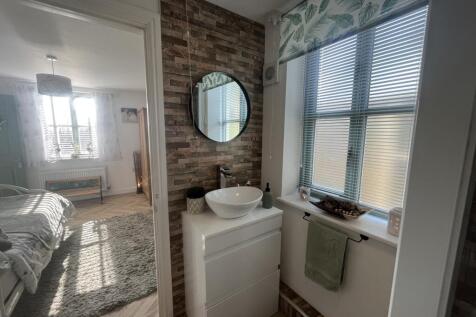 Ground Floor Ensuite