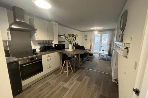 Kitchen and Lounge