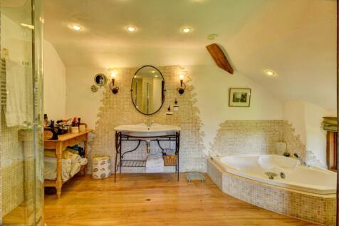 En Suite Bathroom