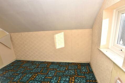 Walk-in Eaves/Storage Room