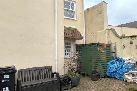 Side Courtyard Garden