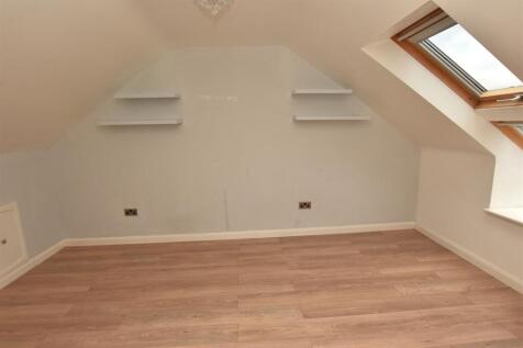 Bedroom 2 (2nd floor)