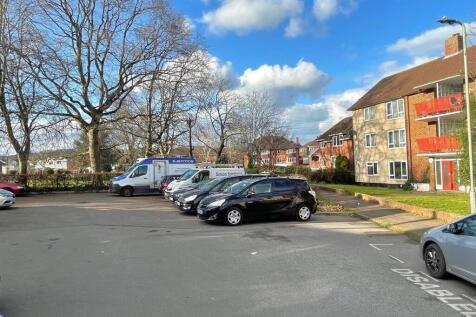 Street Scene/Parking