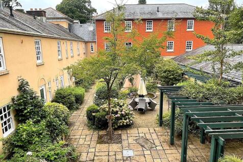 Communal Grounds