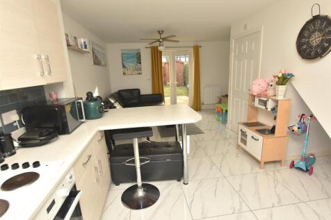 Kitchen/Family Living Room