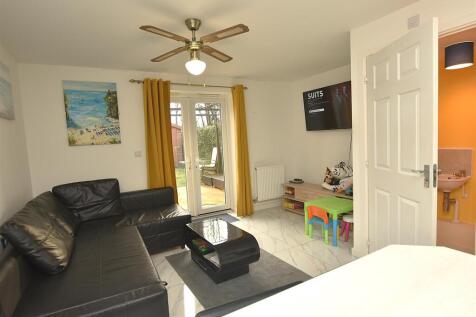 Kitchen/Family Living Room
