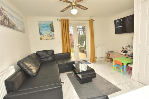 Kitchen/Family Living Room