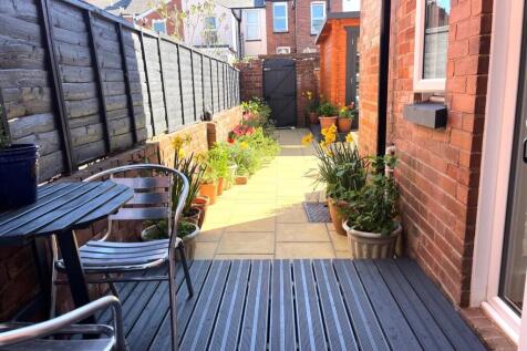 Side Area &amp; Decking