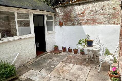 Rear Courtyard Garden