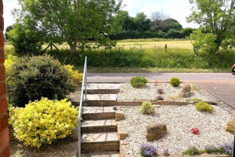 Front Garden &amp; View