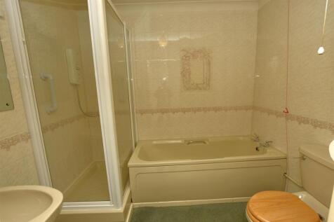 Bath/Shower Room