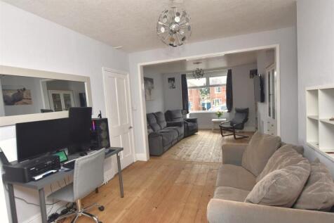 Family Room to Lounge