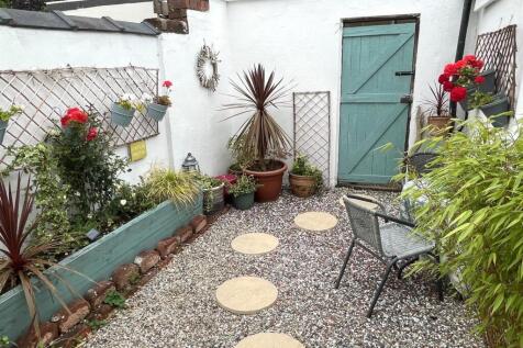 Rear Courtyard Garden