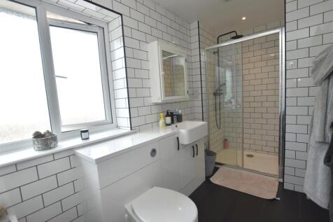 Bath/Shower Room