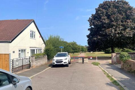 Entrance to Heavitree Park